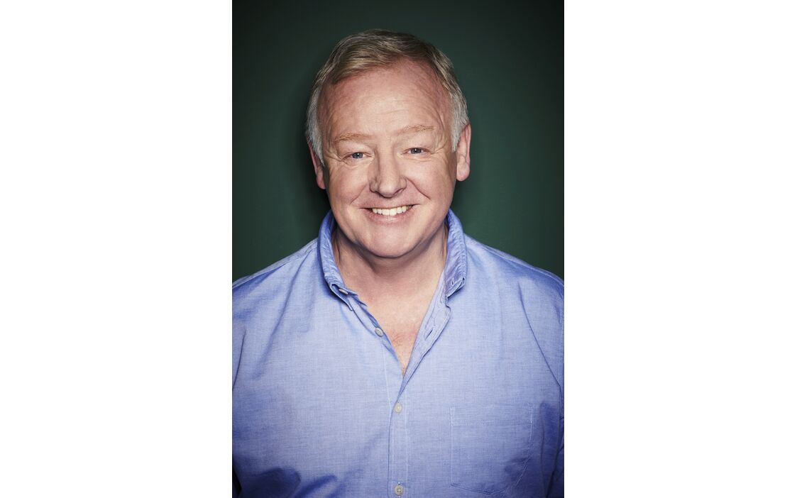 Les Dennis
